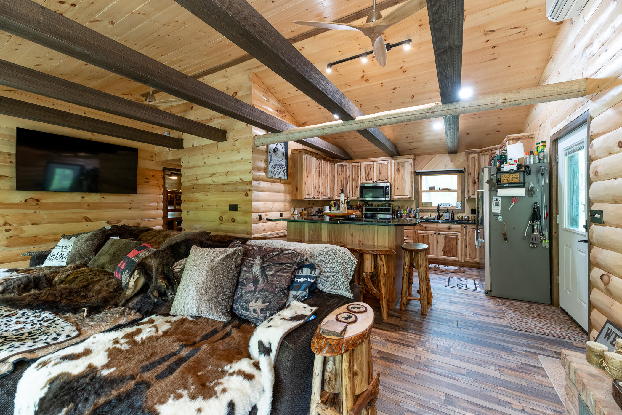 10175 South Riverbend Road Baldwin, MI 49304 - Photo 11 of 38 Cabin 20260902-11