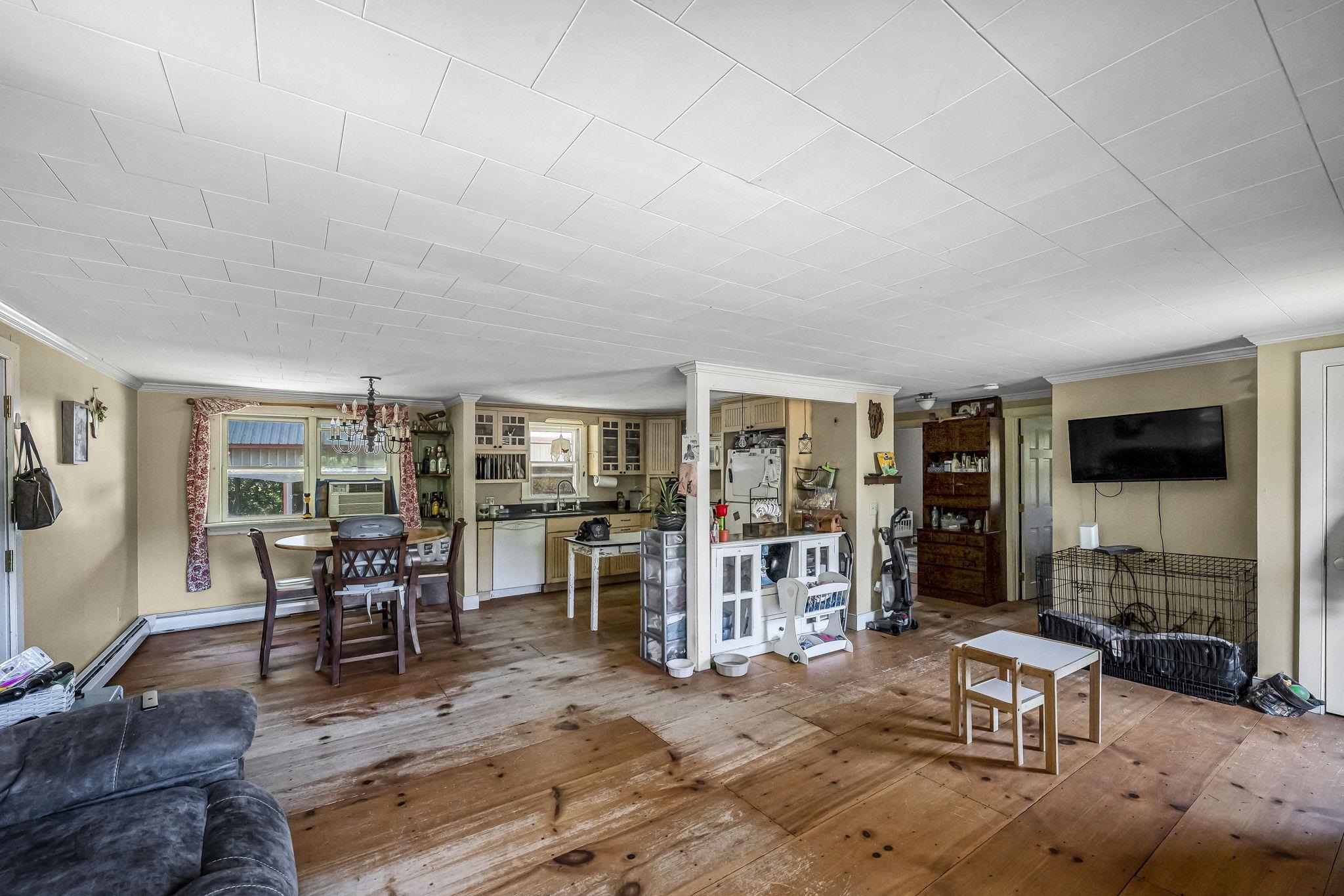 5825 Highway 30 Townshend, VT 05359 - Photo 18 of 55