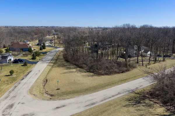 $45,000 | 302 Kurt Lane, Kirkland, IL 60146