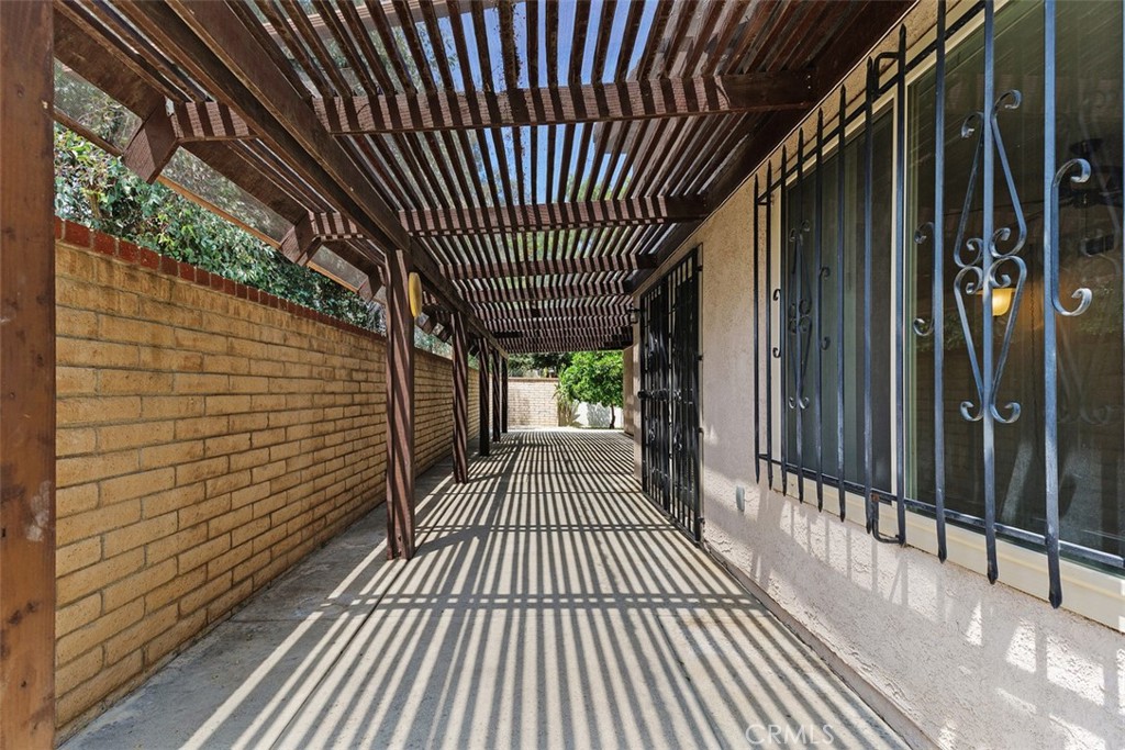 2797 Persimmon Place Riverside, CA 92506 - Photo 19 of 23