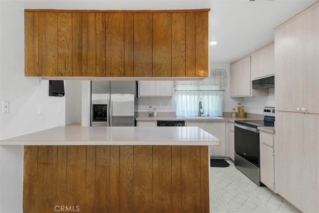 2797 Persimmon Place Riverside, CA 92506 - Photo 10 of 23