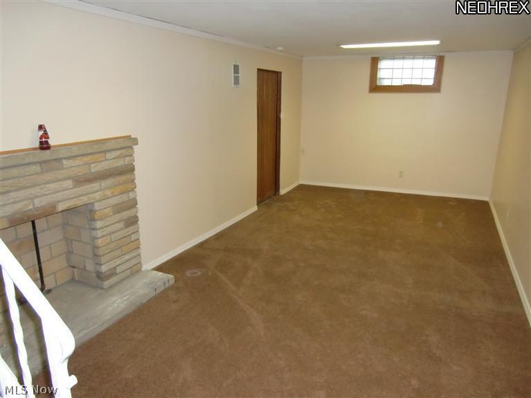 1131 Pennfield Road Cleveland, OH 44121 - Photo 8 of 23