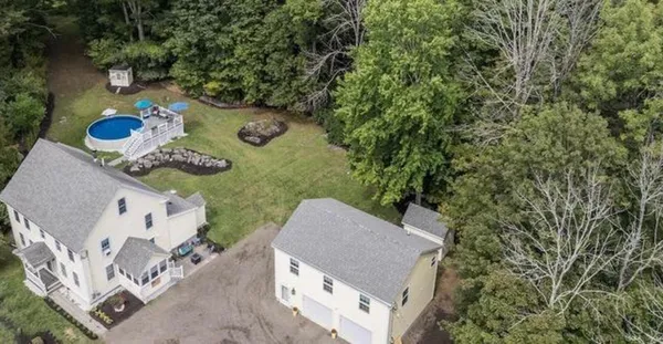 $899,900 | 105 Brentwood Road, Exeter, NH 03833