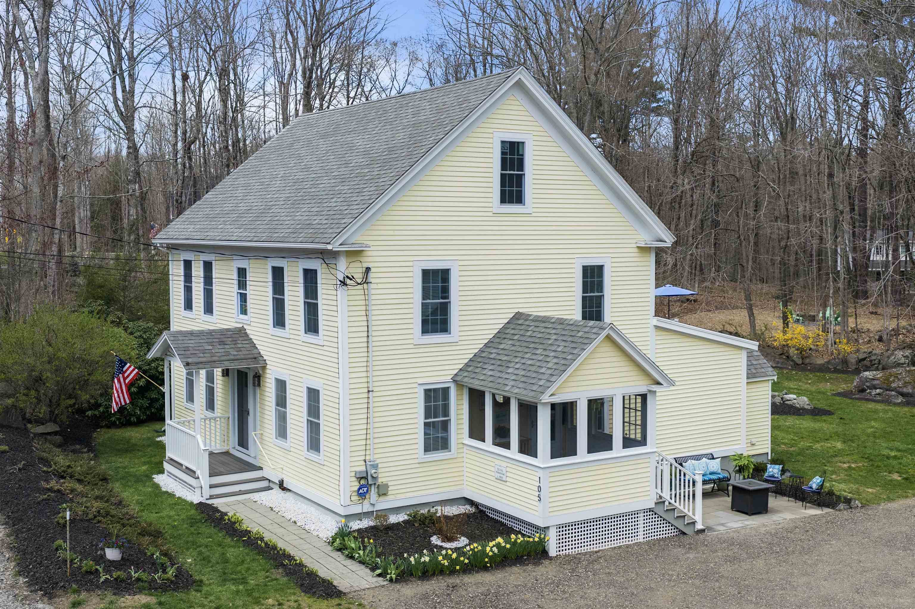 105 Brentwood Road Exeter, NH 03833 - Photo 2 of 47
