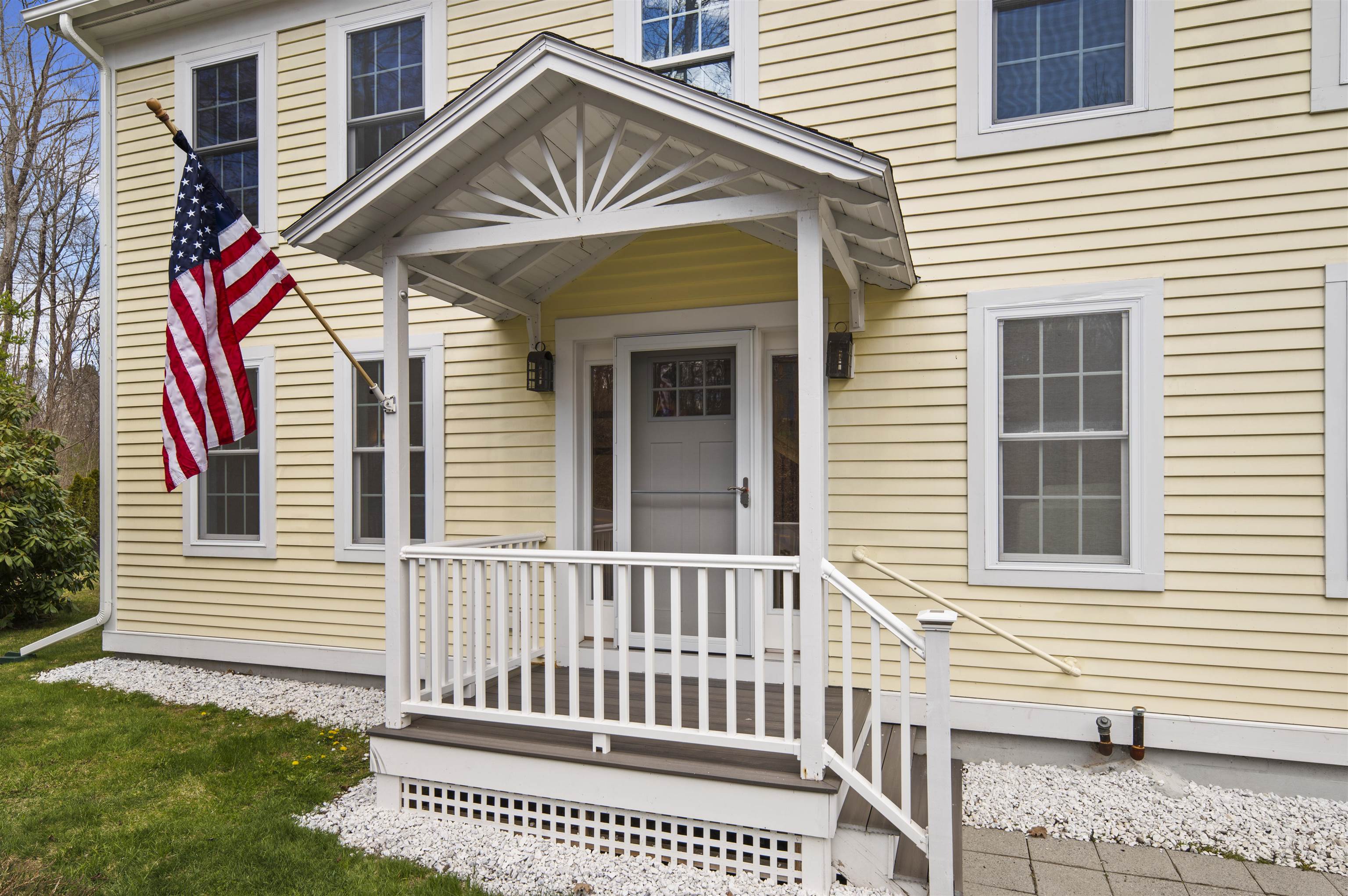 105 Brentwood Road Exeter, NH 03833 - Photo 3 of 47