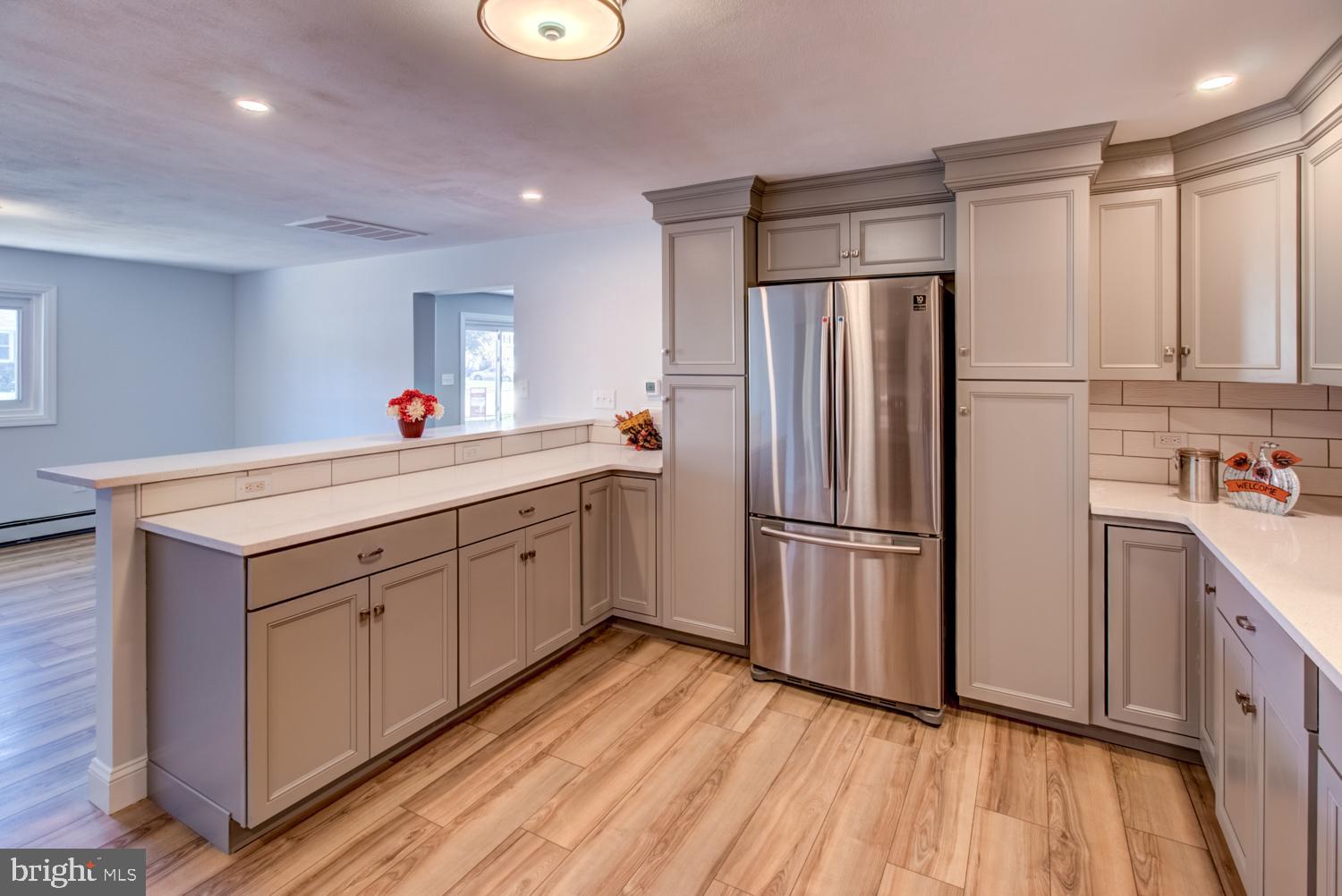 29 Alton Road Hamilton, NJ 08619 - Photo 11 of 39