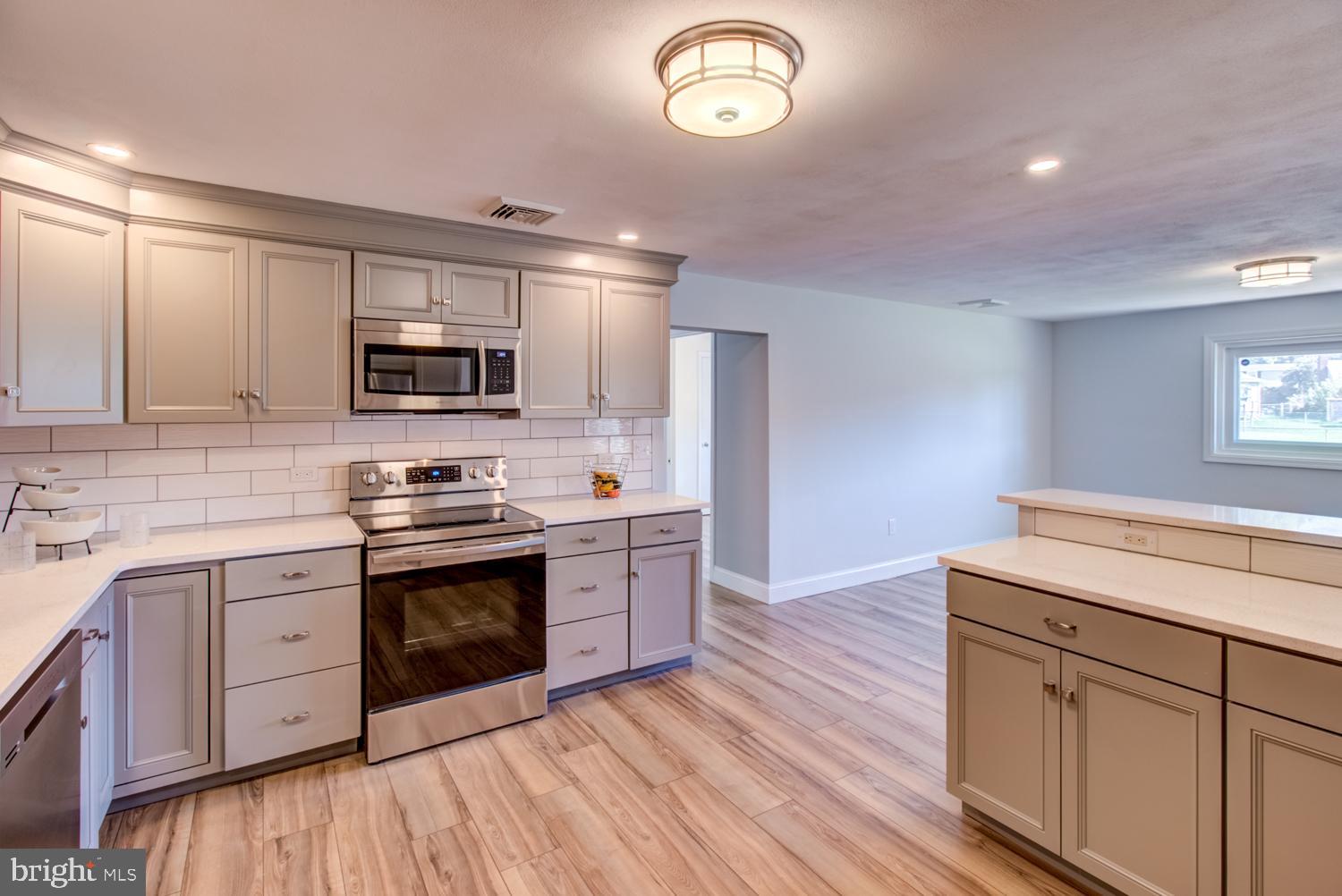 29 Alton Road Hamilton, NJ 08619 - Photo 14 of 39