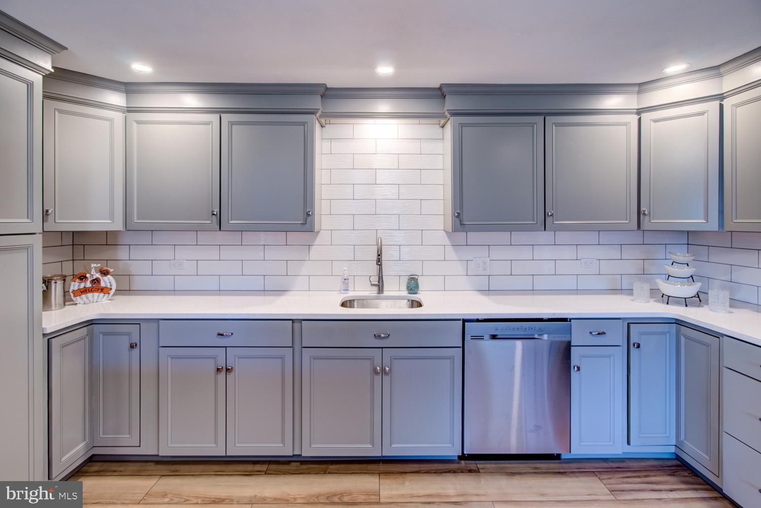 29 Alton Road Hamilton, NJ 08619 - Photo 15 of 39
