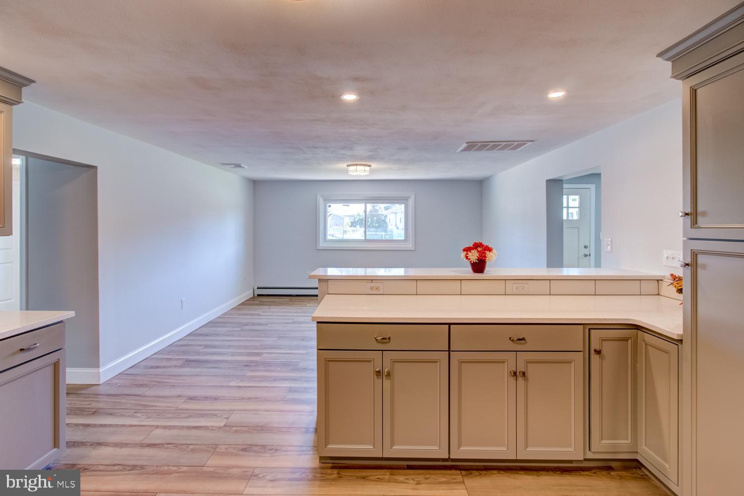 29 Alton Road Hamilton, NJ 08619 - Photo 16 of 39