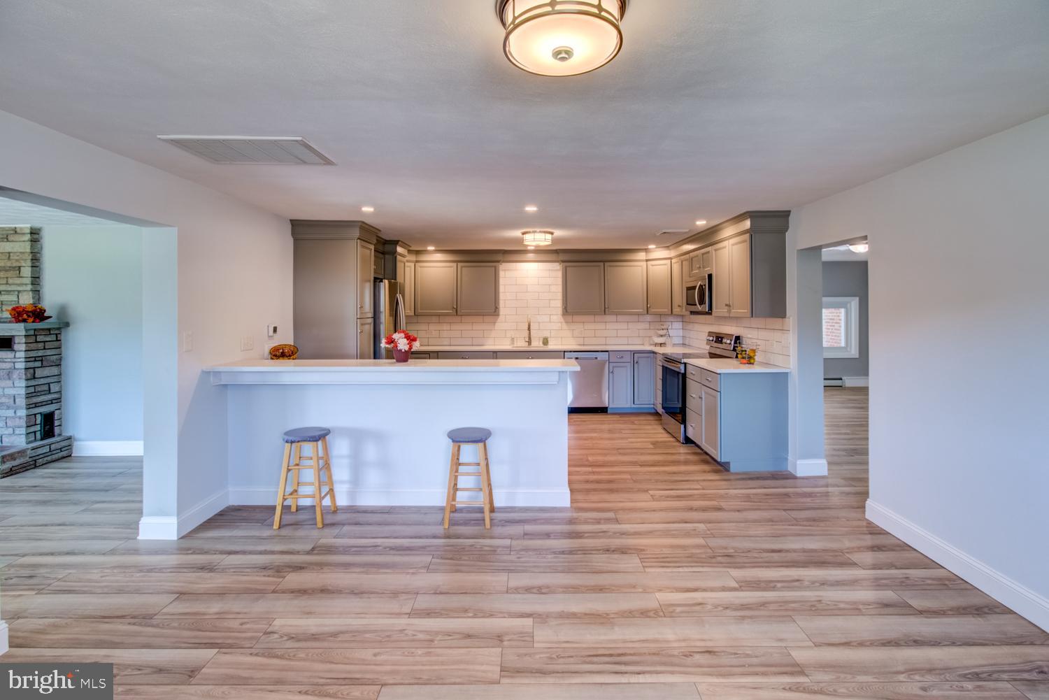 29 Alton Road Hamilton, NJ 08619 - Photo 8 of 39