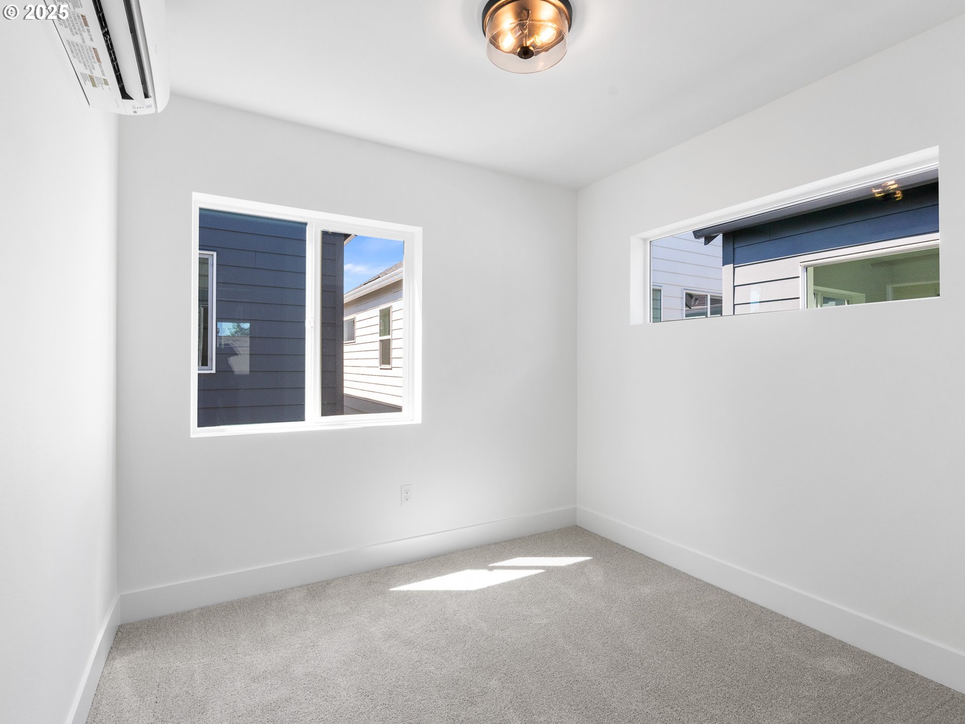 4354 Northeast Going Street Portland, OR 97218 - Photo 12 of 16