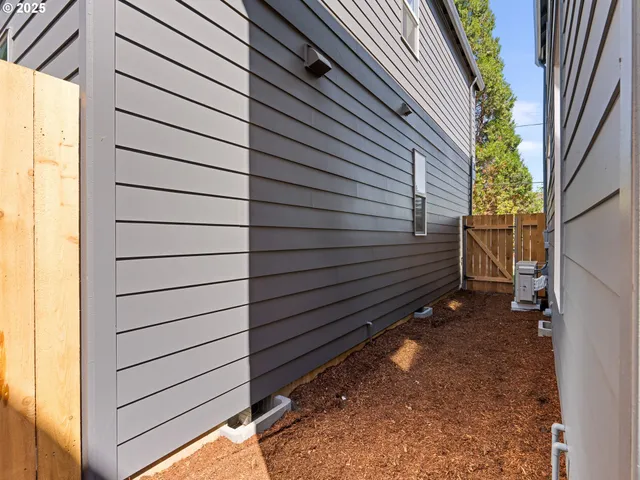 $399,900 | 4354 Northeast Going Street, Portland, OR 97218