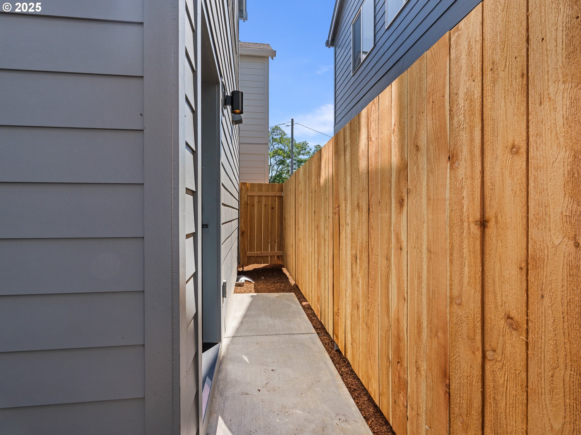 4354 Northeast Going Street Portland, OR 97218 - Photo 15 of 16