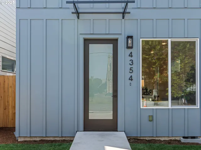 $399,900 | 4354 Northeast Going Street, Portland, OR 97218