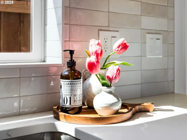 $399,900 | 4354 Northeast Going Street, Portland, OR 97218