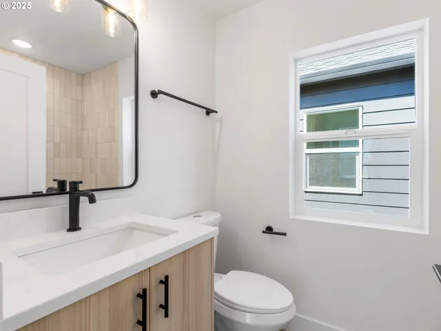 $399,900 | 4354 Northeast Going Street, Portland, OR 97218