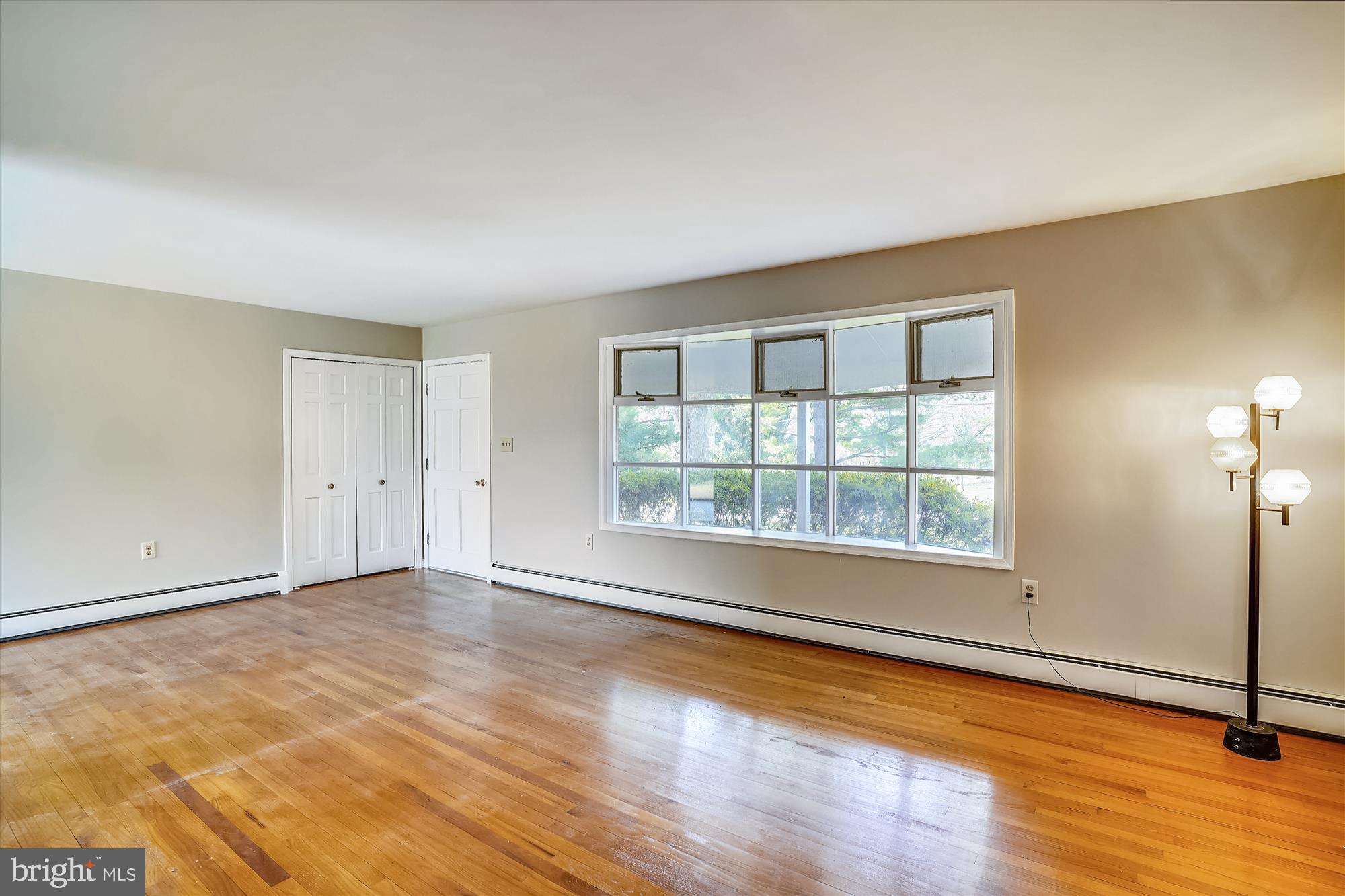 5714 Shookstown Road Frederick, MD 21702 - Photo 3 of 43 Living room