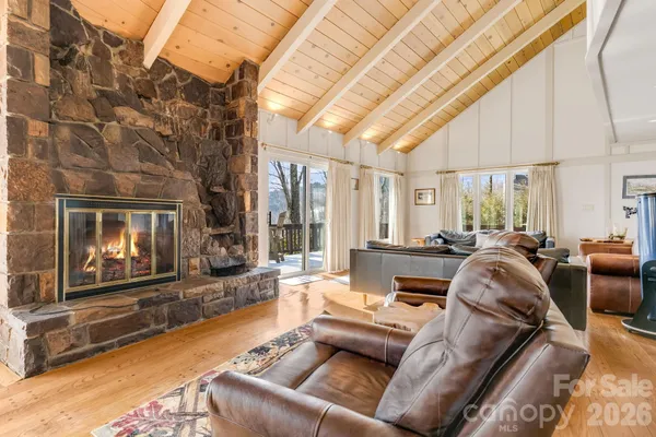 $1,600,000 | 301 Highland Circle, Sugar Mountain, NC 28604