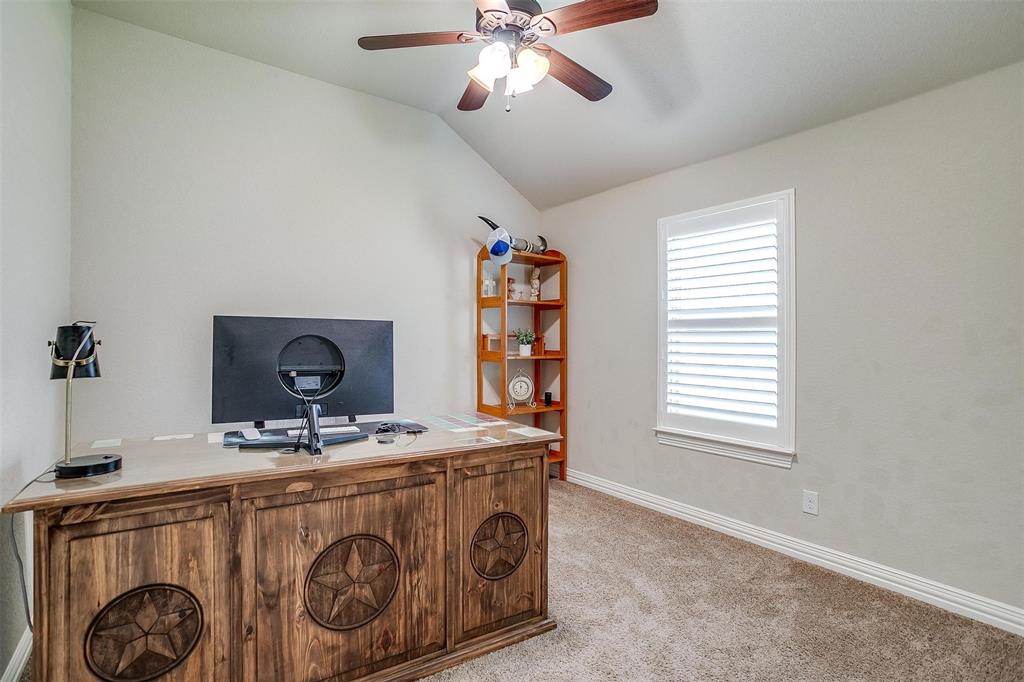 505 N Avenue East Springtown, TX 76082 - Photo 19 of 27 a utility room with washer and dryer