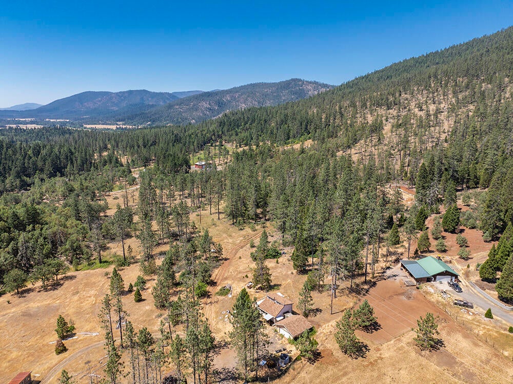650 Gold Canyon Road Selma, OR 97538 - Photo 12 of 47 15