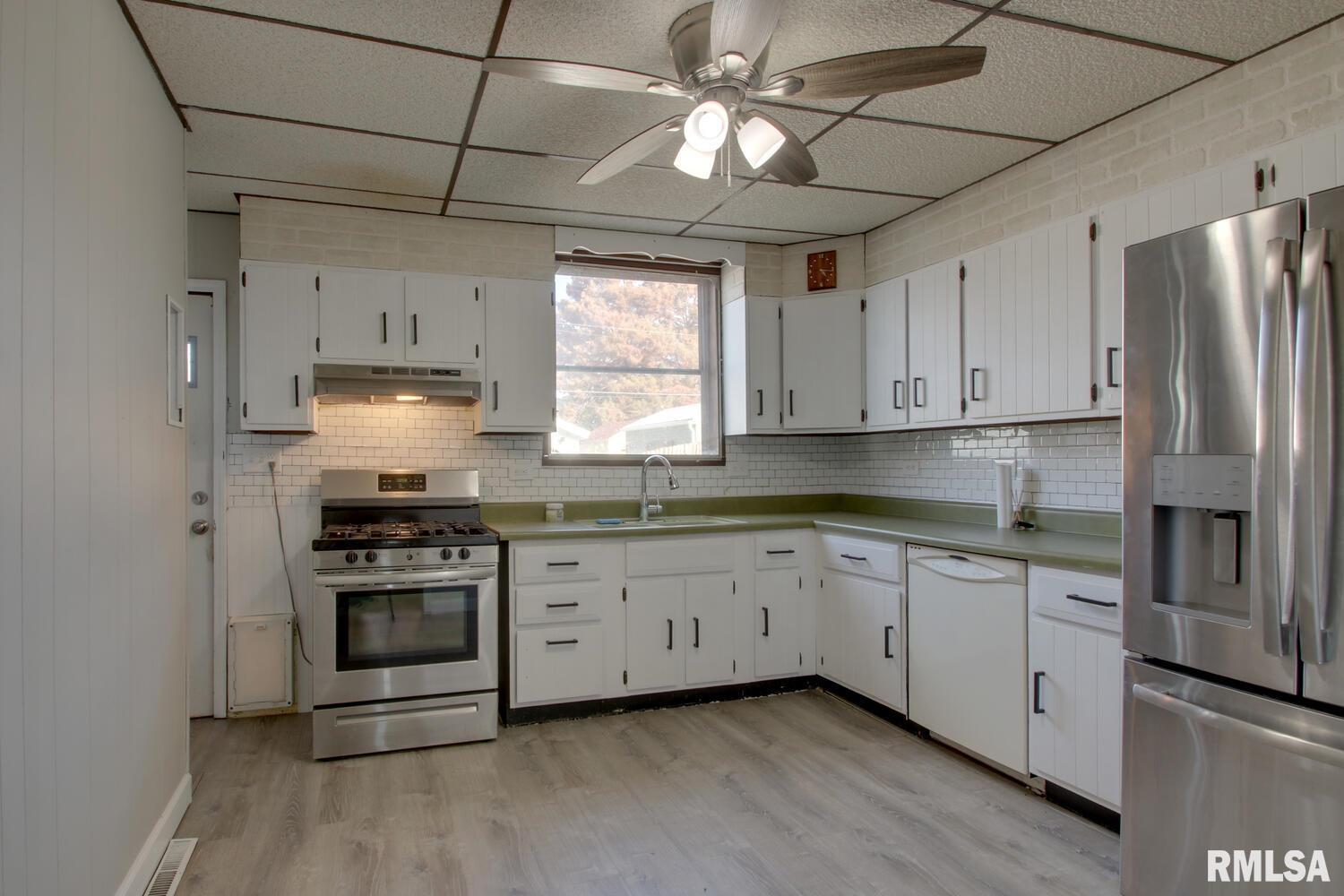 1615 Maple Street Quincy, IL 62301 - Photo 8 of 24