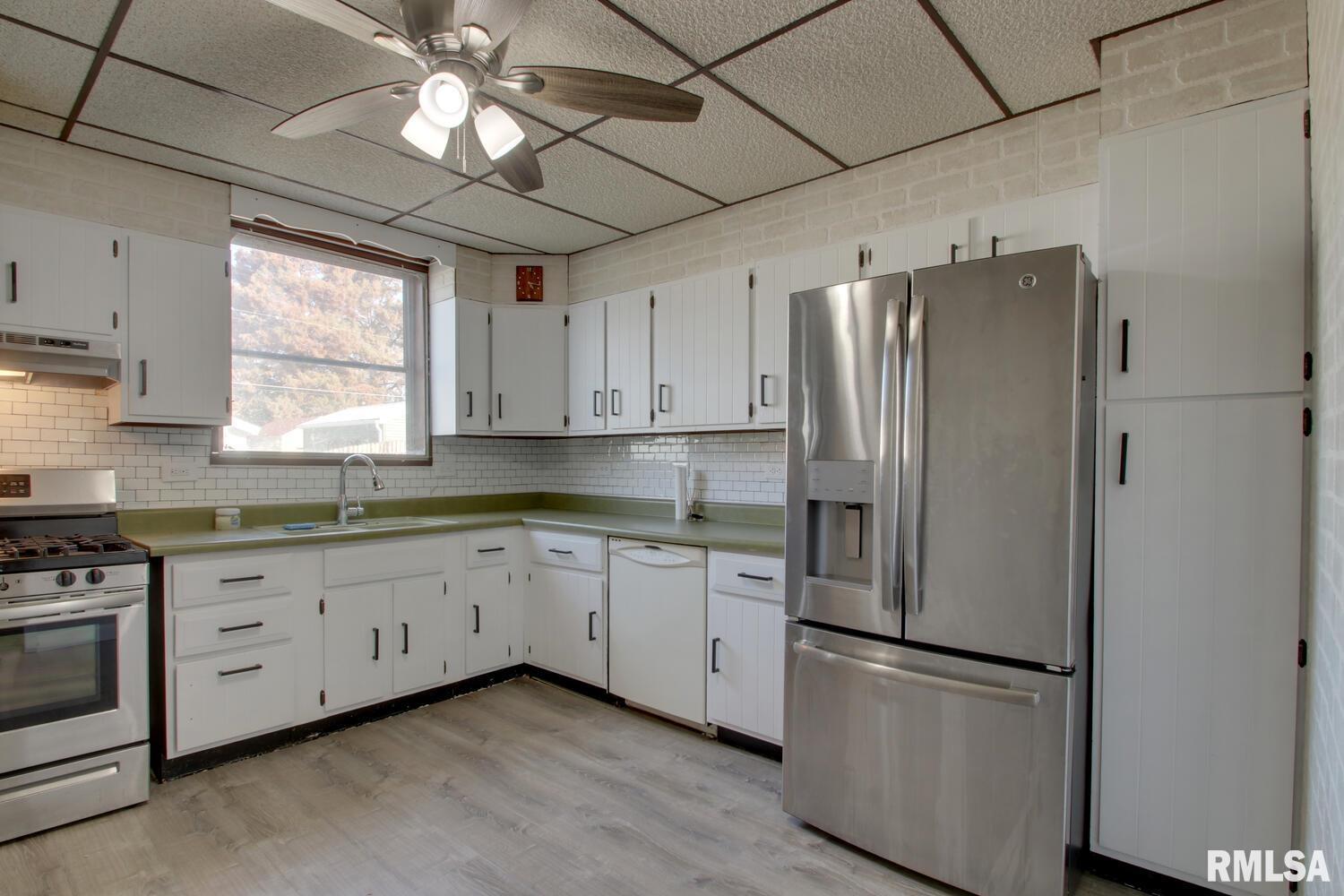 1615 Maple Street Quincy, IL 62301 - Photo 9 of 24