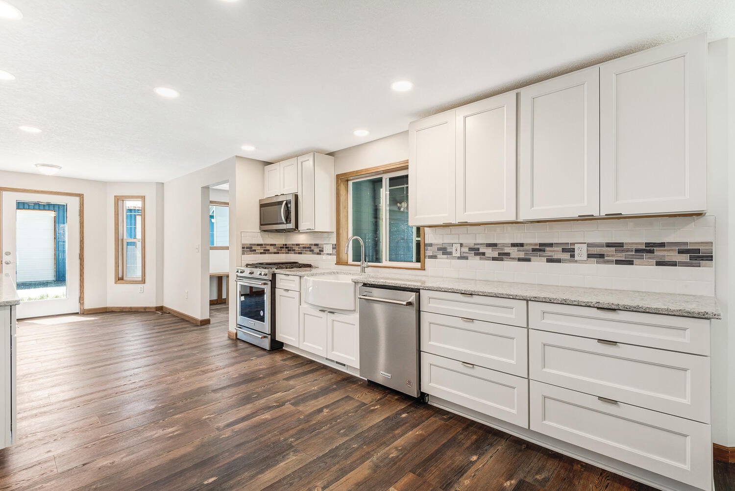 1026 Yoke Road La Pine, OR 97739 - Photo 17 of 42 Kitchen