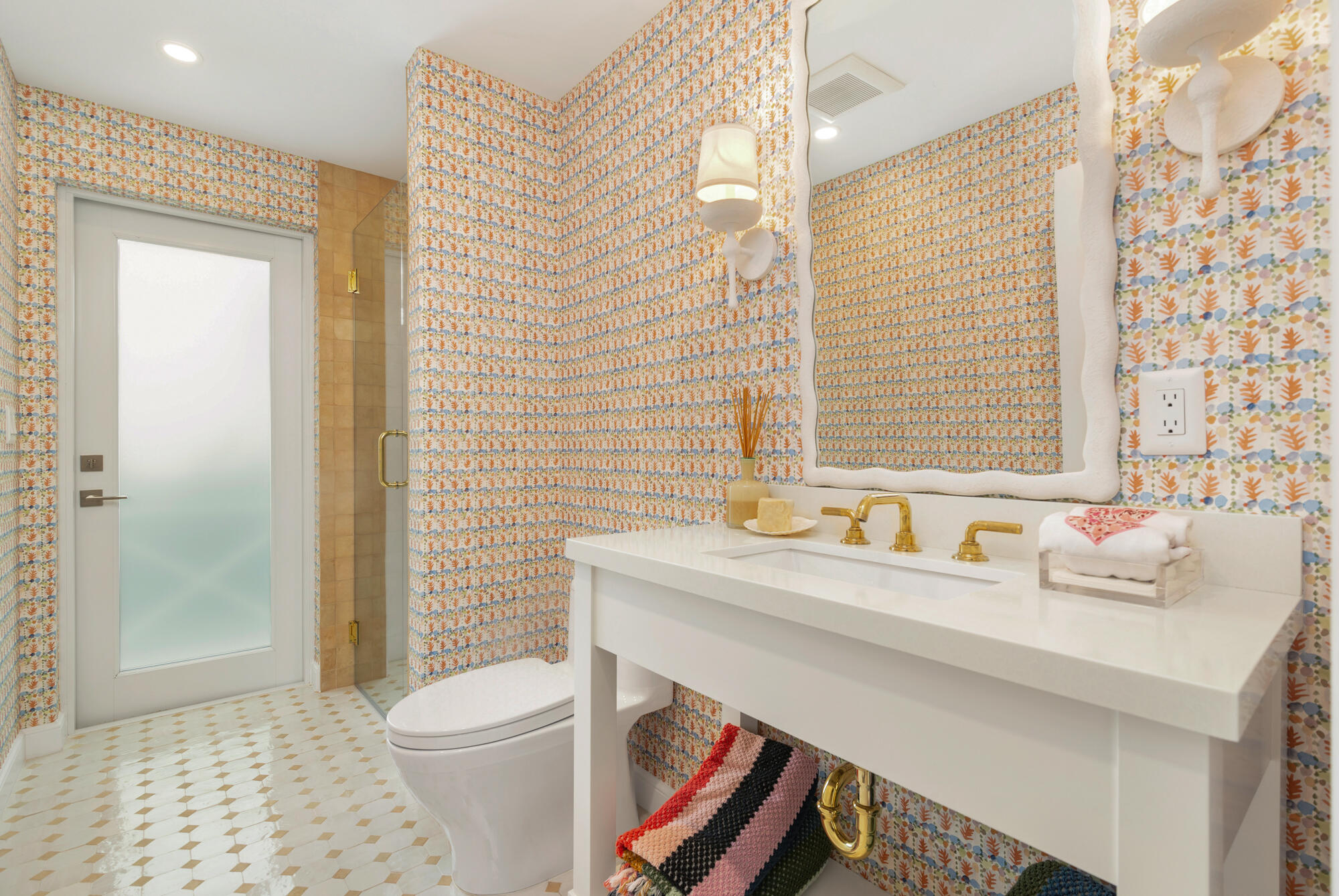 250 Murray Road West Palm Beach, FL 33405 - Photo 25 of 46 Bathroom 3