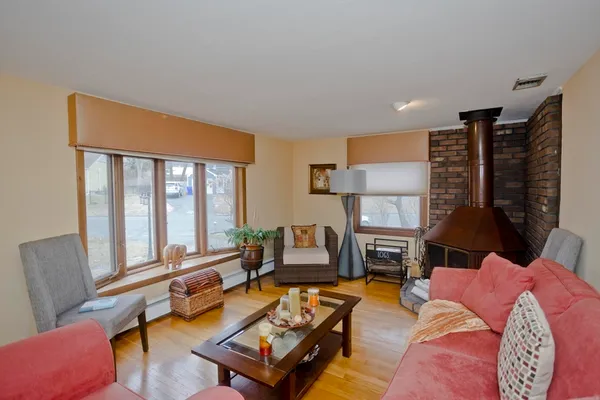 $325,000 | 322 Holcomb Road, Springfield, MA 01118
