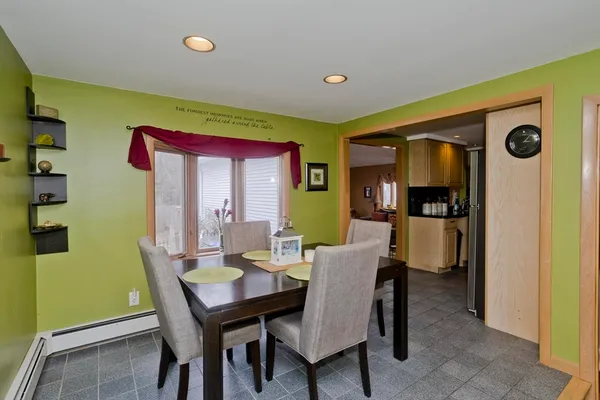 $325,000 | 322 Holcomb Road, Springfield, MA 01118