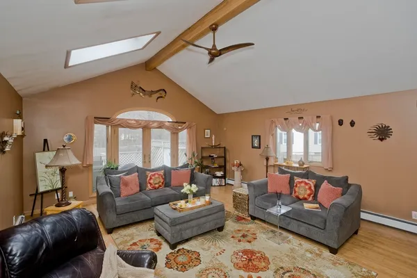 $325,000 | 322 Holcomb Road, Springfield, MA 01118