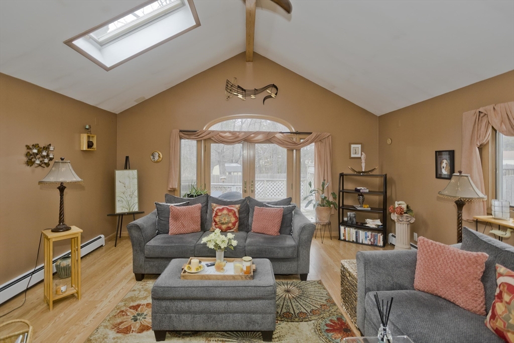 322 Holcomb Road Springfield, MA 01118 - Photo 10 of 32 Gallery Image 10