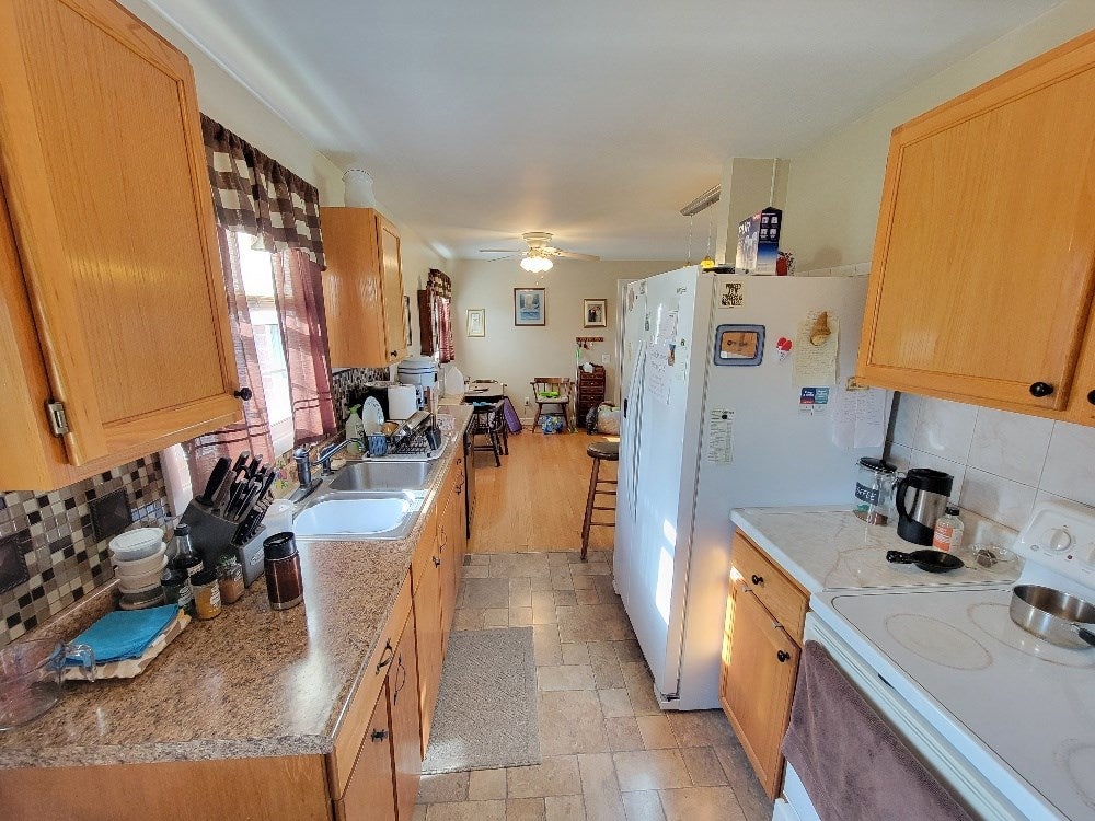 2685 Edmonds Road Galax, VA 24333 - Photo 10 of 27 Gallery Image 10