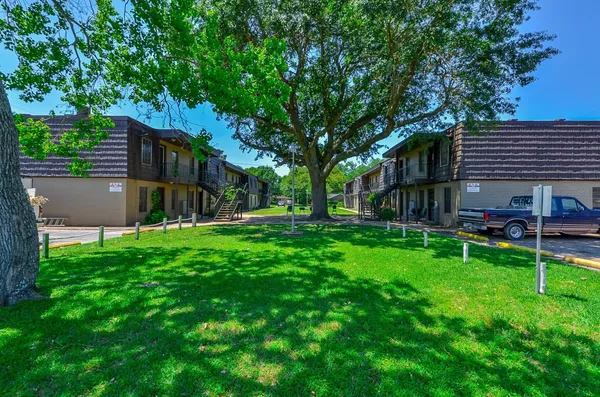 $969 | 1518 East Avenue, Unit 110, Katy, TX 77493