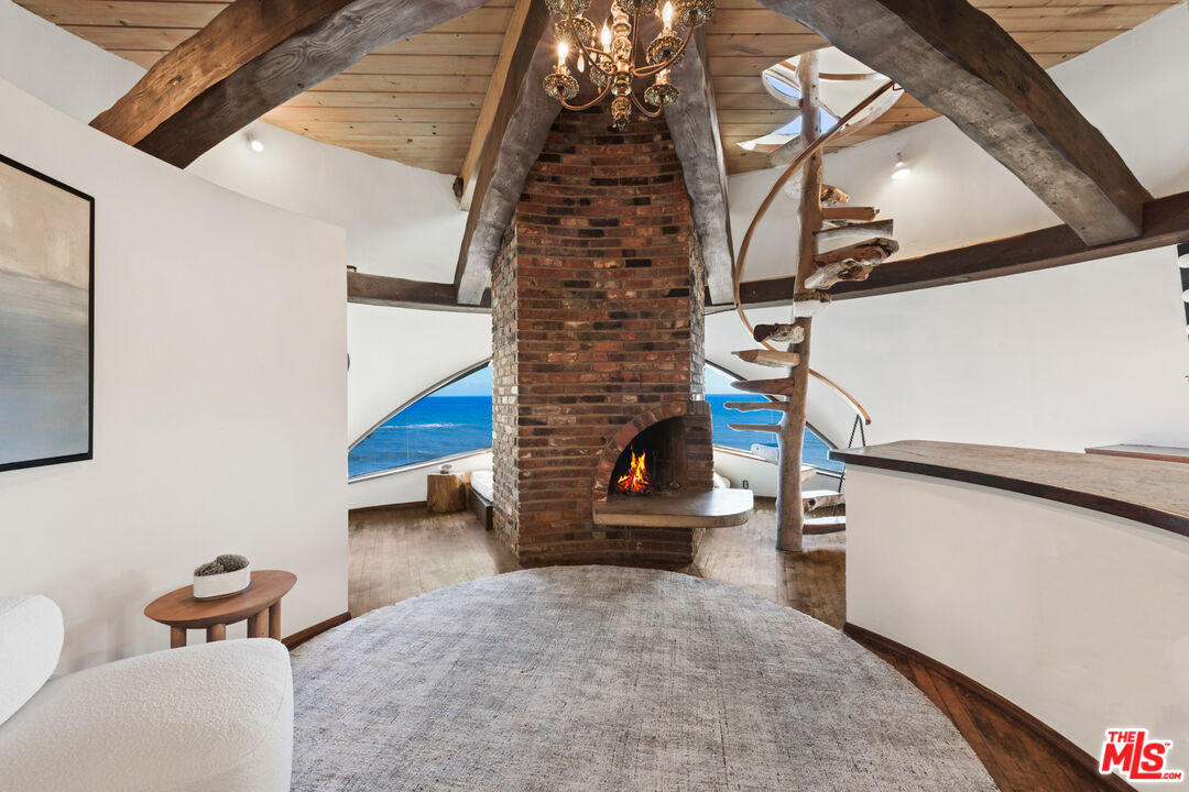 33604 Pacific Coast Highway Malibu, CA 90265 - Photo 18 of 46 a view of entryway