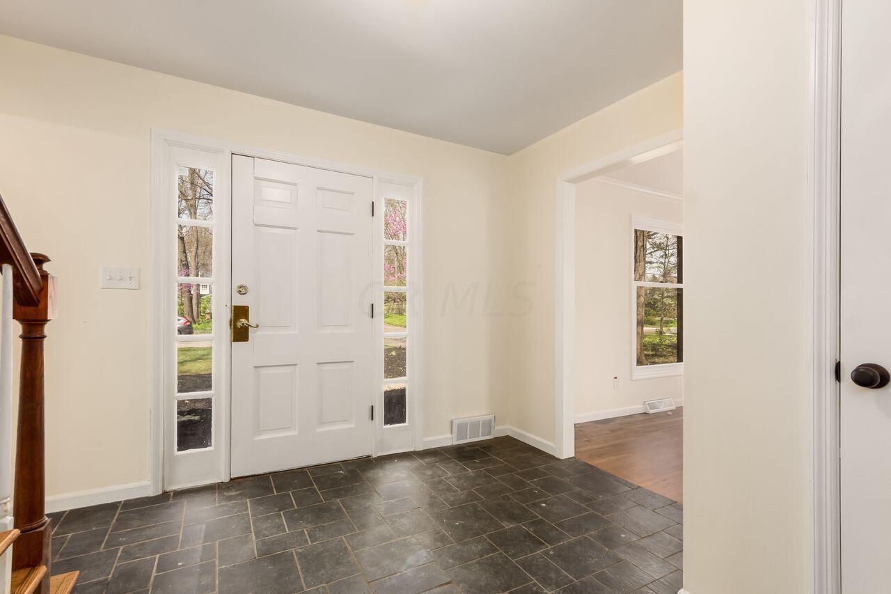 2335 Dorset Road Columbus, OH 43221 - Photo 4 of 46 Gallery Image 4