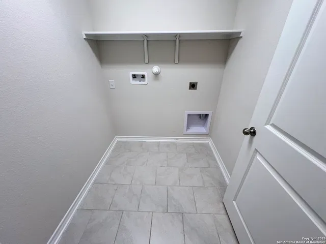 a view of utility room