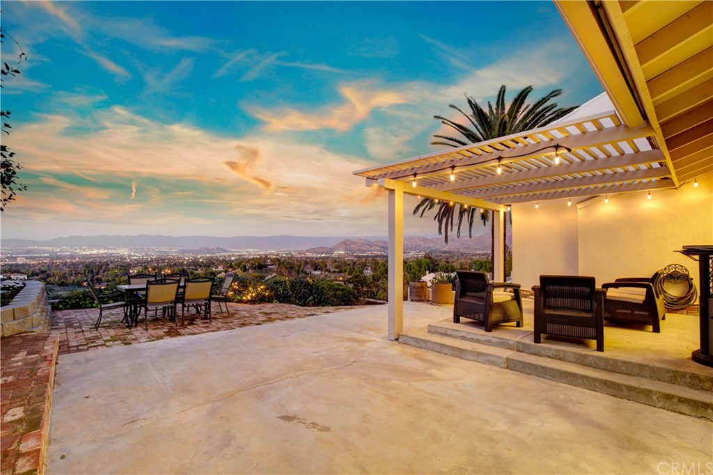 2257 El Capitan Drive Riverside, CA 92506 - Photo 3 of 41