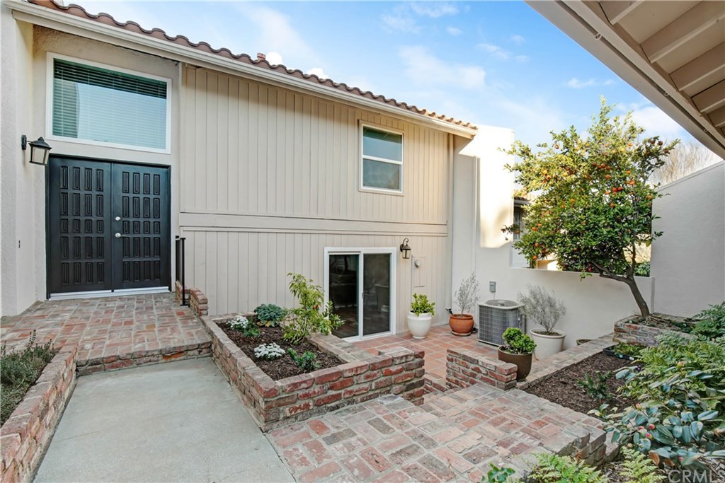 2257 El Capitan Drive Riverside, CA 92506 - Photo 8 of 41