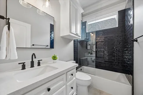 $1,085,000 | 621 West 15th Street, Houston, TX 77008