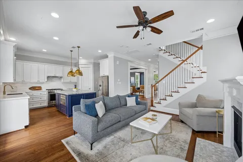 $1,085,000 | 621 West 15th Street, Houston, TX 77008
