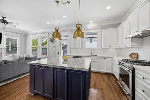 $1,085,000 | 621 West 15th Street, Houston, TX 77008