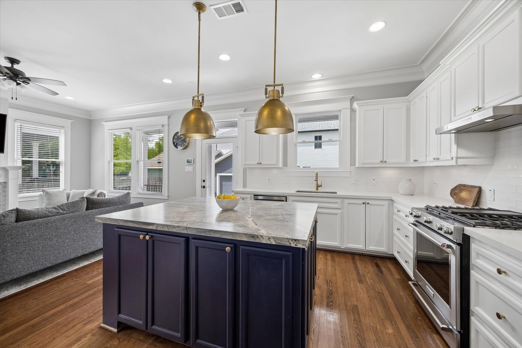 621 West 15th Street Houston, TX 77008 - Photo 9 of 37 The kitchen offers generous counter space, making meal prep effortless and enjoyable.