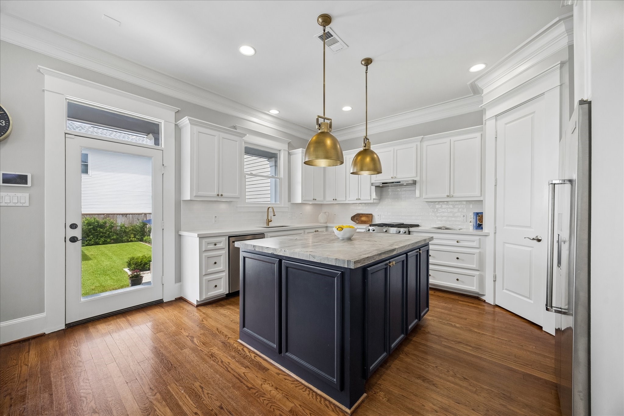 621 West 15th Street Houston, TX 77008 - Photo 10 of 37 Beautifully remodeled in 2022 (per seller), this stunning kitchen is designed to be a space you’ll love spending time in.
