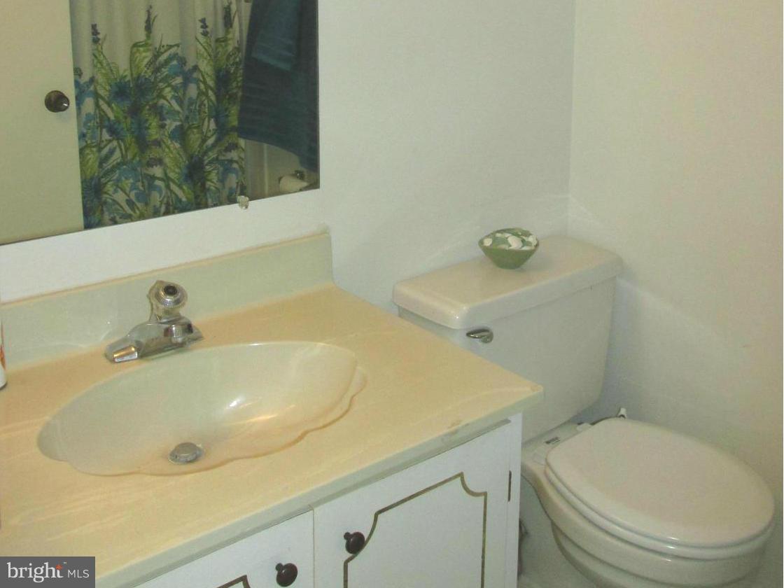 15211 Elkridge Way, Unit J1 Silver Spring, MD 20906 - Photo 12 of 13 Bath