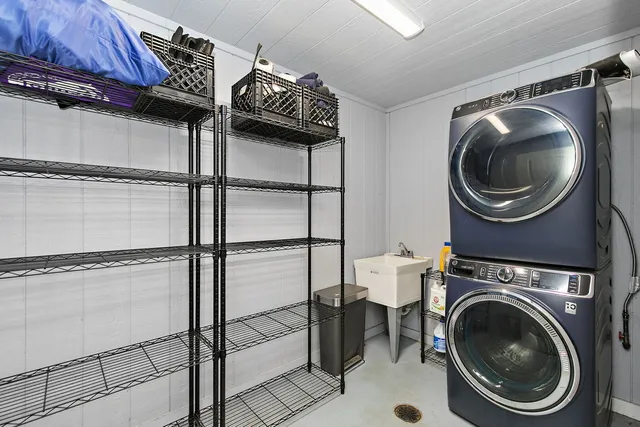 a view of a storage & utility room with washer and dryer