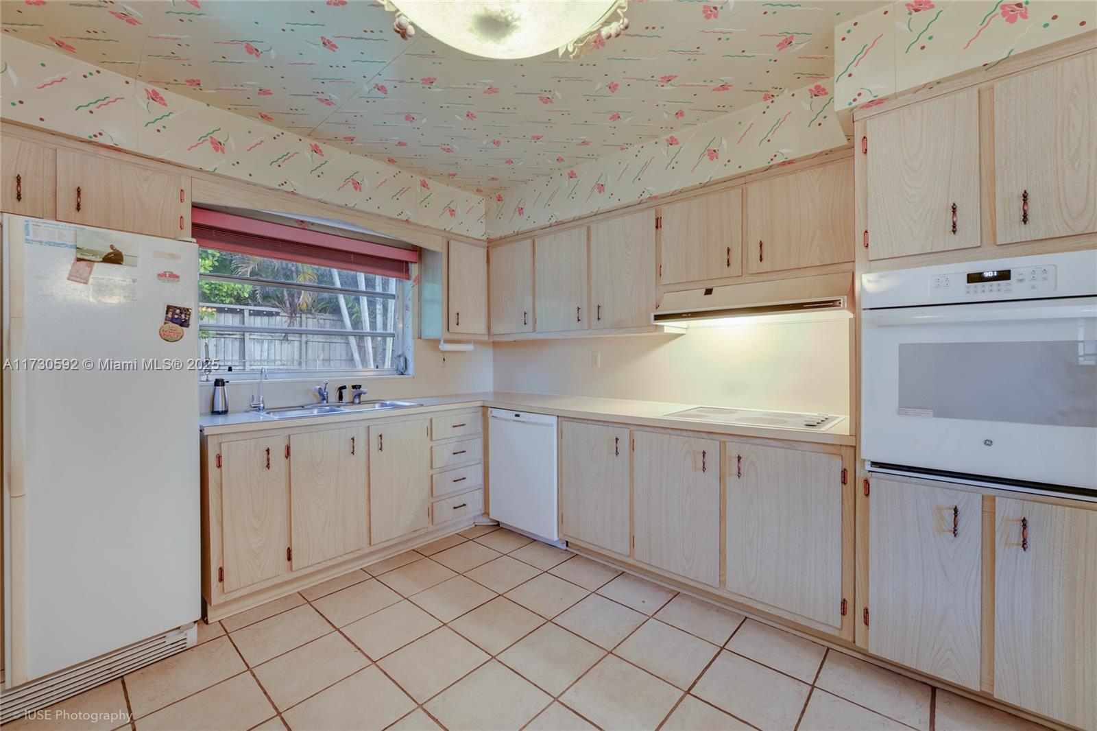 2345 Southwest 23rd Terrace Miami, FL 33145 - Photo 6 of 18