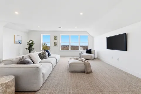 $2,249,000 | 22 Mount Zion Road, Melrose, MA 02176