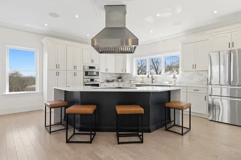 $2,249,000 | 22 Mount Zion Road, Melrose, MA 02176