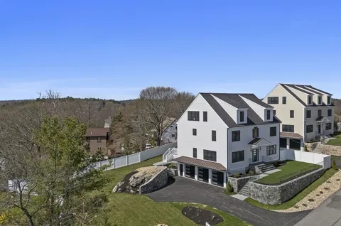 $2,249,000 | 22 Mount Zion Road, Melrose, MA 02176